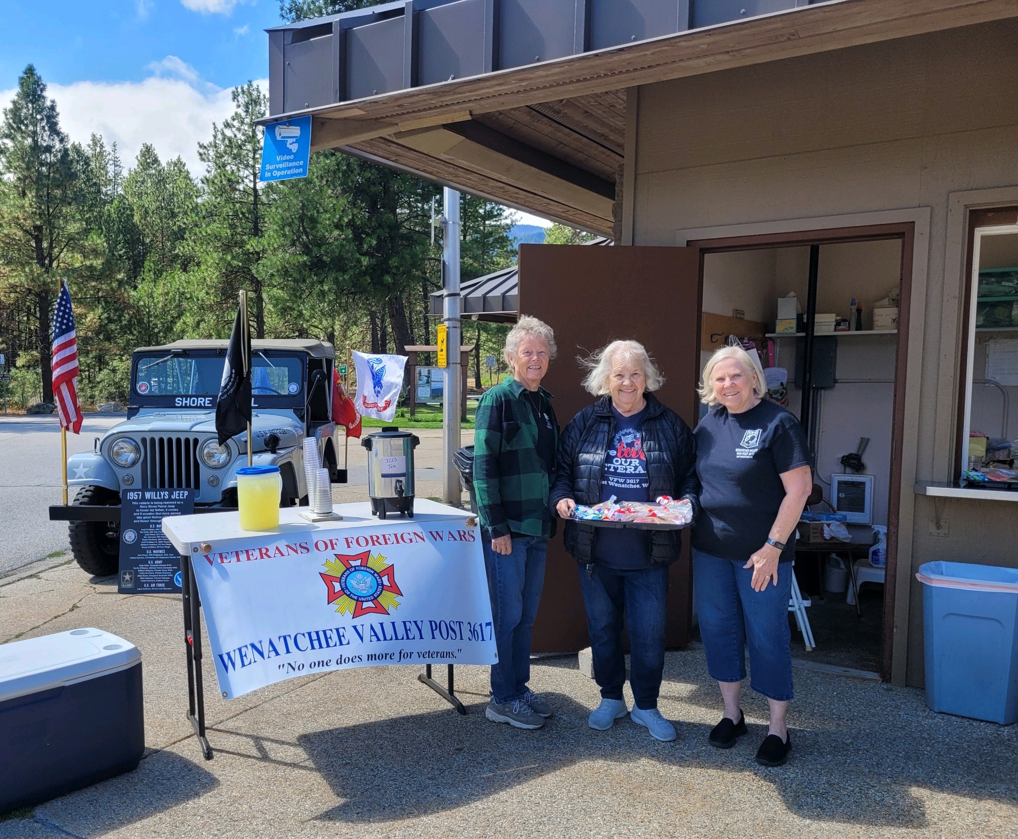 Auxiliary members at Nason Creek Rest Area, Aug 2024